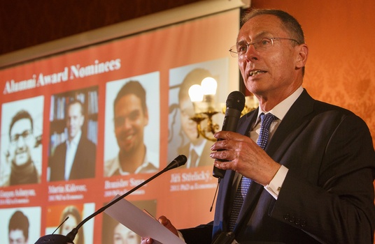 Jan Svejnar announces CERGE-EI Alumni Awards